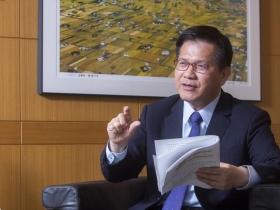 獨家專訪》10天擠出1萬多只貨櫃，讓貨出得去！林佳龍祭5大措施　解除台灣缺櫃風暴